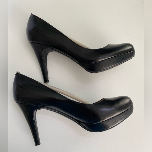 Brand New Marc Fisher Black Leather Sidney Heels Size 6.5 W - Picture 6 of 7
